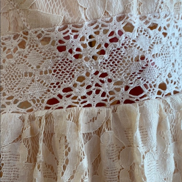 Forever 21 lace dress - Picture 4 of 7